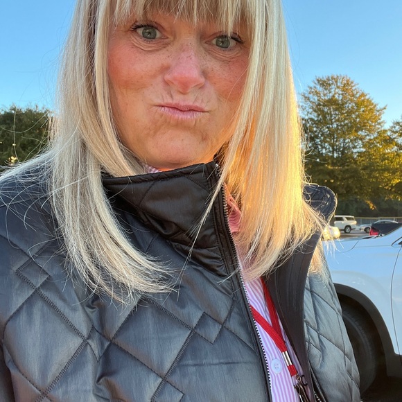 Meet your Posher, Pam - Picture 2 of 7